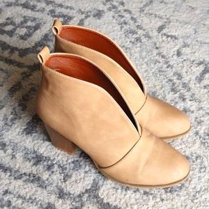 Like New Weeboo Ramona booties (size 7)